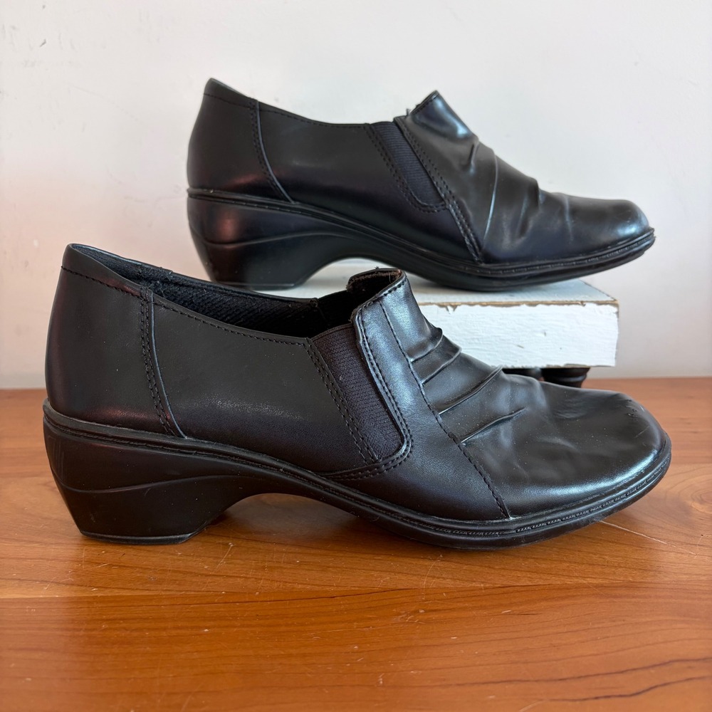 Thom McAn Deidre Black Leather Pleated Slip On Loafers Wedge Shoes Womens 8.5 M